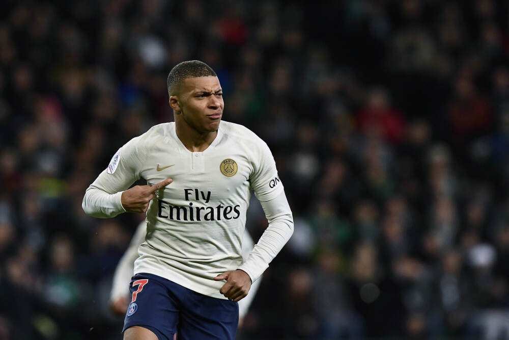 3-0、3-1,“金满贯”樊振东连续拿下两分,神勇表现再度荣膺球队MVP